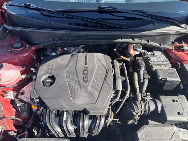 Used 2025  Hyundai SEL image 26