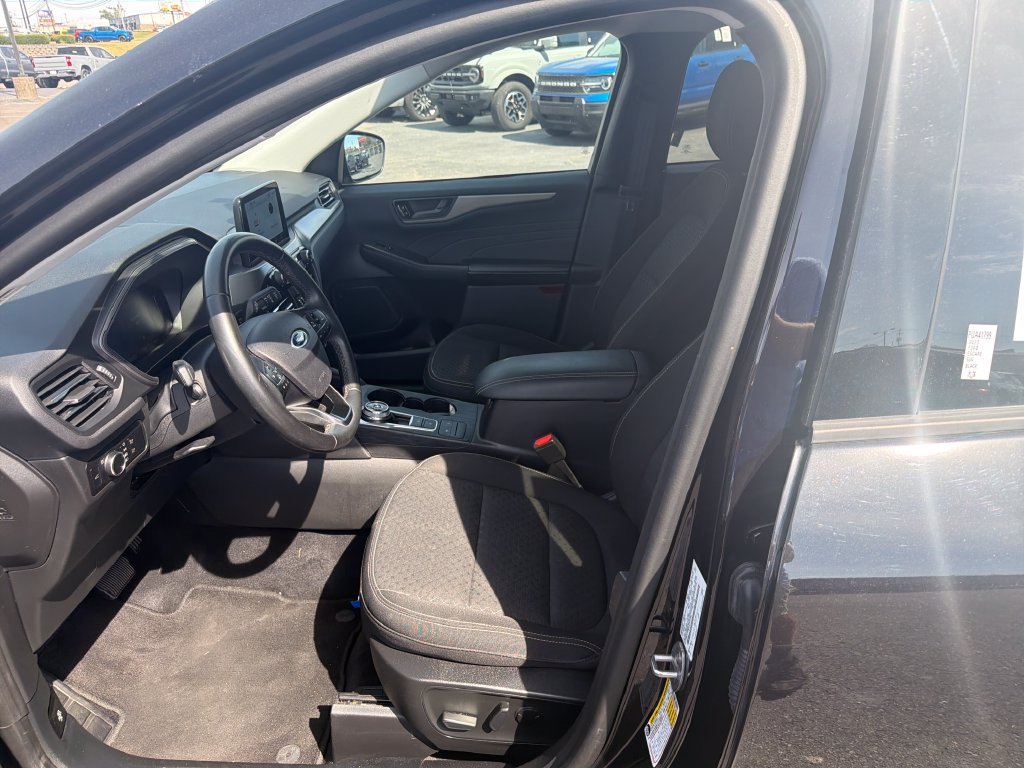 Used 2023 Black Ford Active image 13
