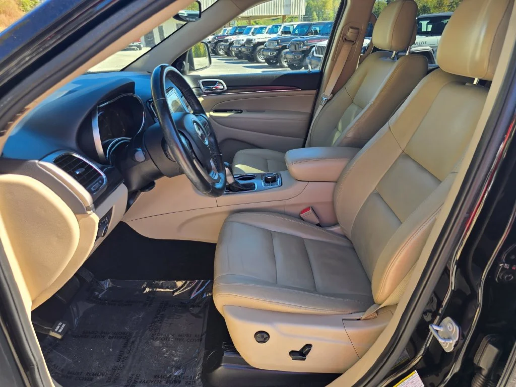 Used 2020 Black Jeep Limited image 4