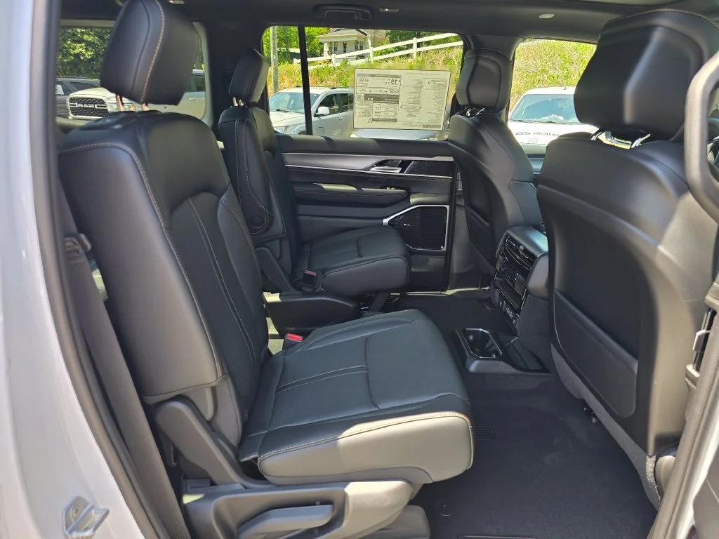 New 2026 White Jeep  image 25