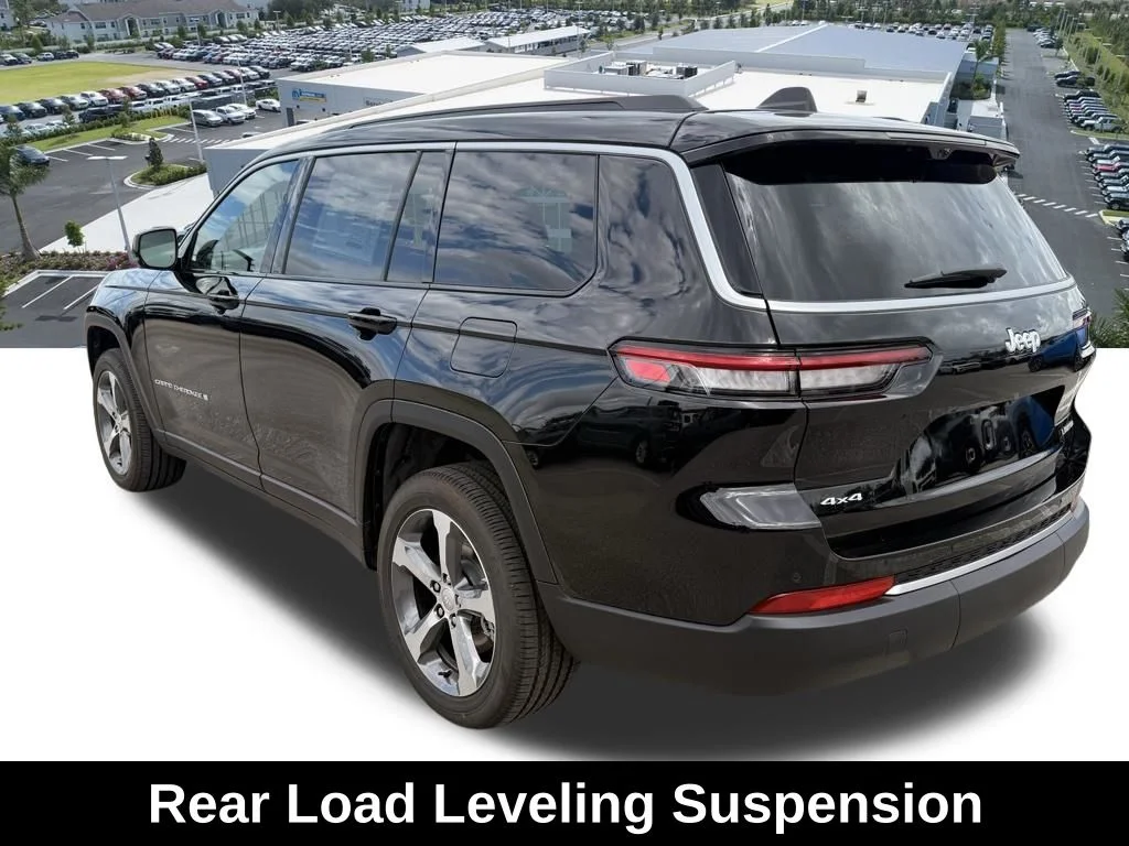 New 2026 Diamond Black Crystal Pearl-Coat Exterior Paint Jeep Limited image 6