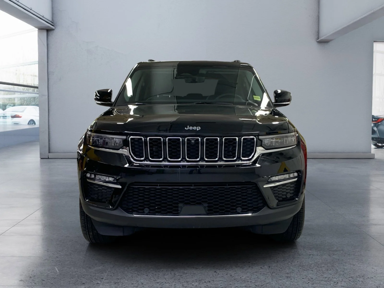 New 2023 Diamond Black Crystal Pearl Jeep  image 8