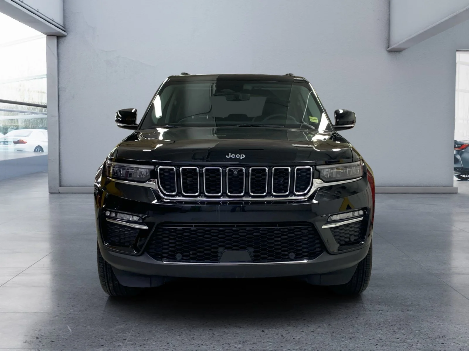 New 2023 Diamond Black Crystal Pearl Jeep  image 8