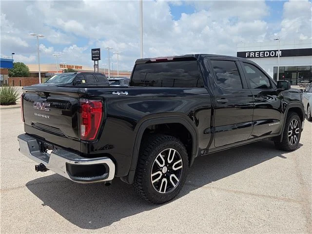 Used 2024 Onyx Black GMC Pro 4x4 Crew Cab 5.75 ft. box 147.4 in. WB image 4