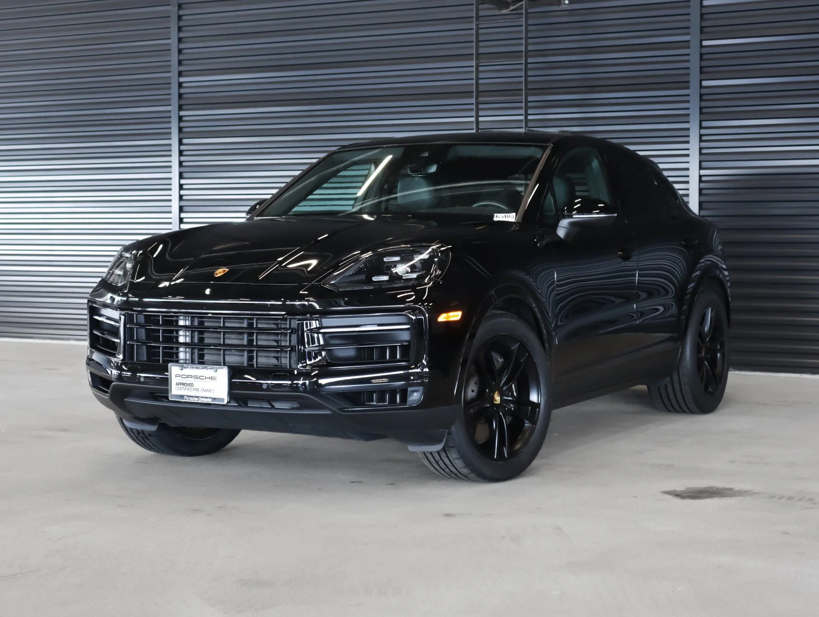 2024 Porsche Cayenne -'s photo
