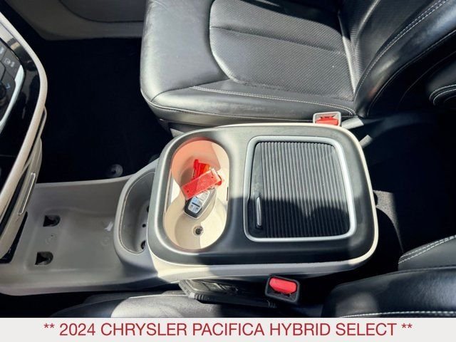 Used 2024 Black Chrysler Select image 18