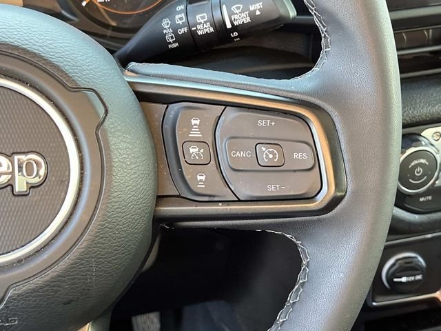 Used 2025 Red Jeep Sport S image 25