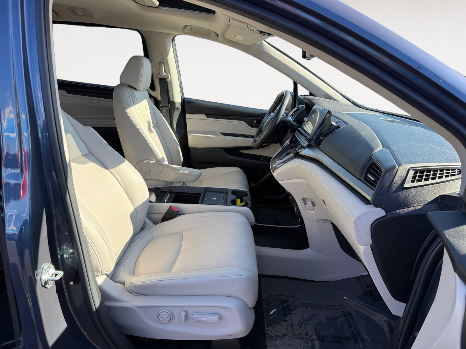 Used 2025 Solar Silver Metallic Honda EX-L image 19