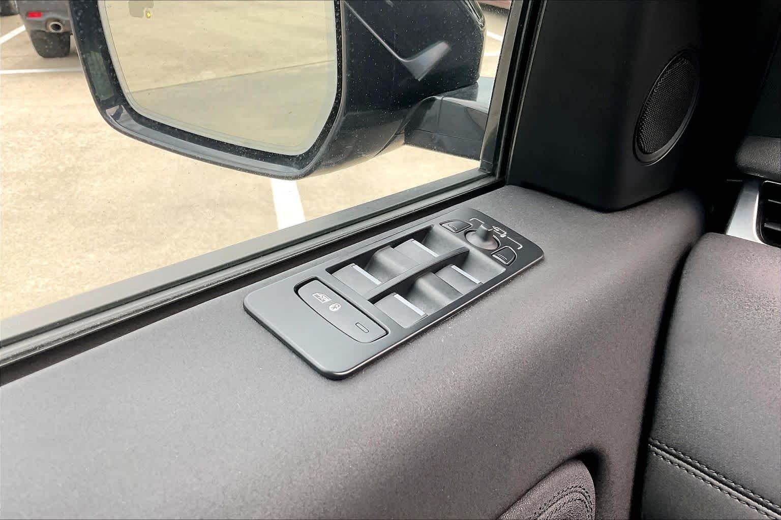 Used 2021 Eiger Grey Metallic Land Rover S image 34