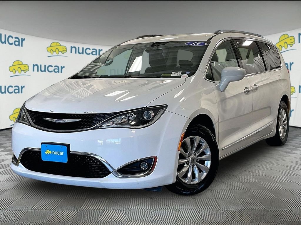 Used 2018 White Chrysler Touring L image 3
