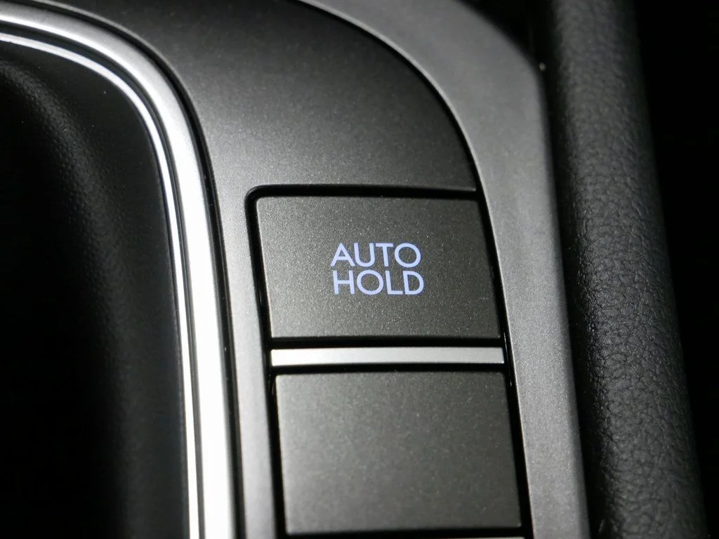 Used 2025 Black Hyundai SEL image 20