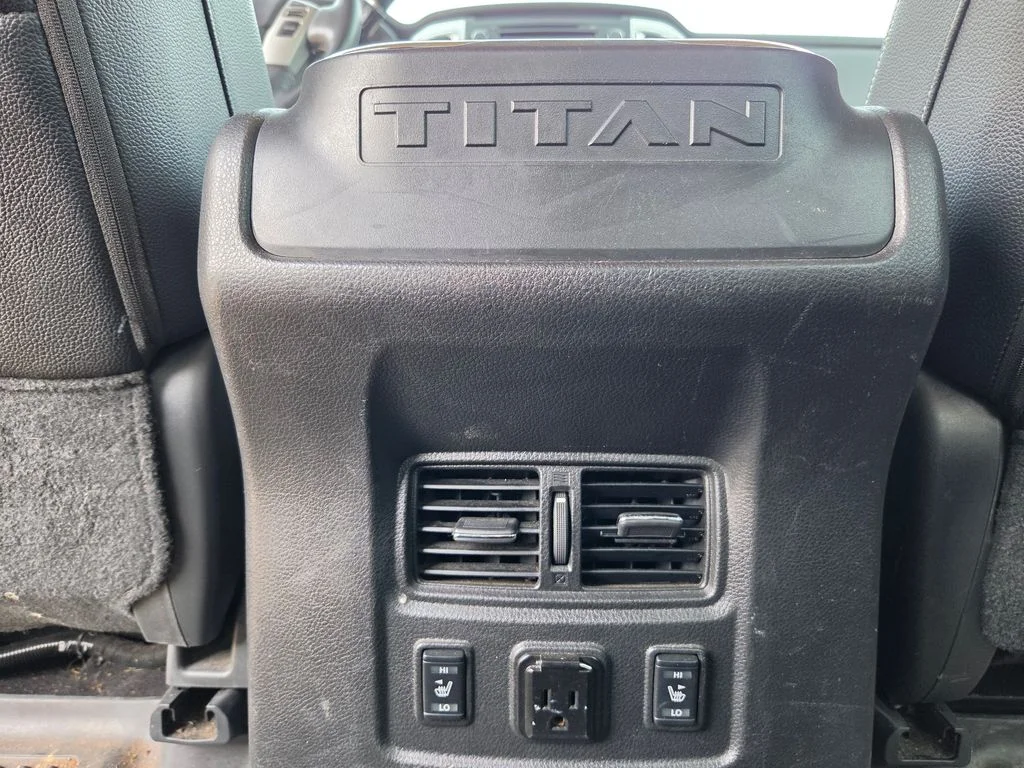 Used 2017 Silver Nissan PRO-4X image 23