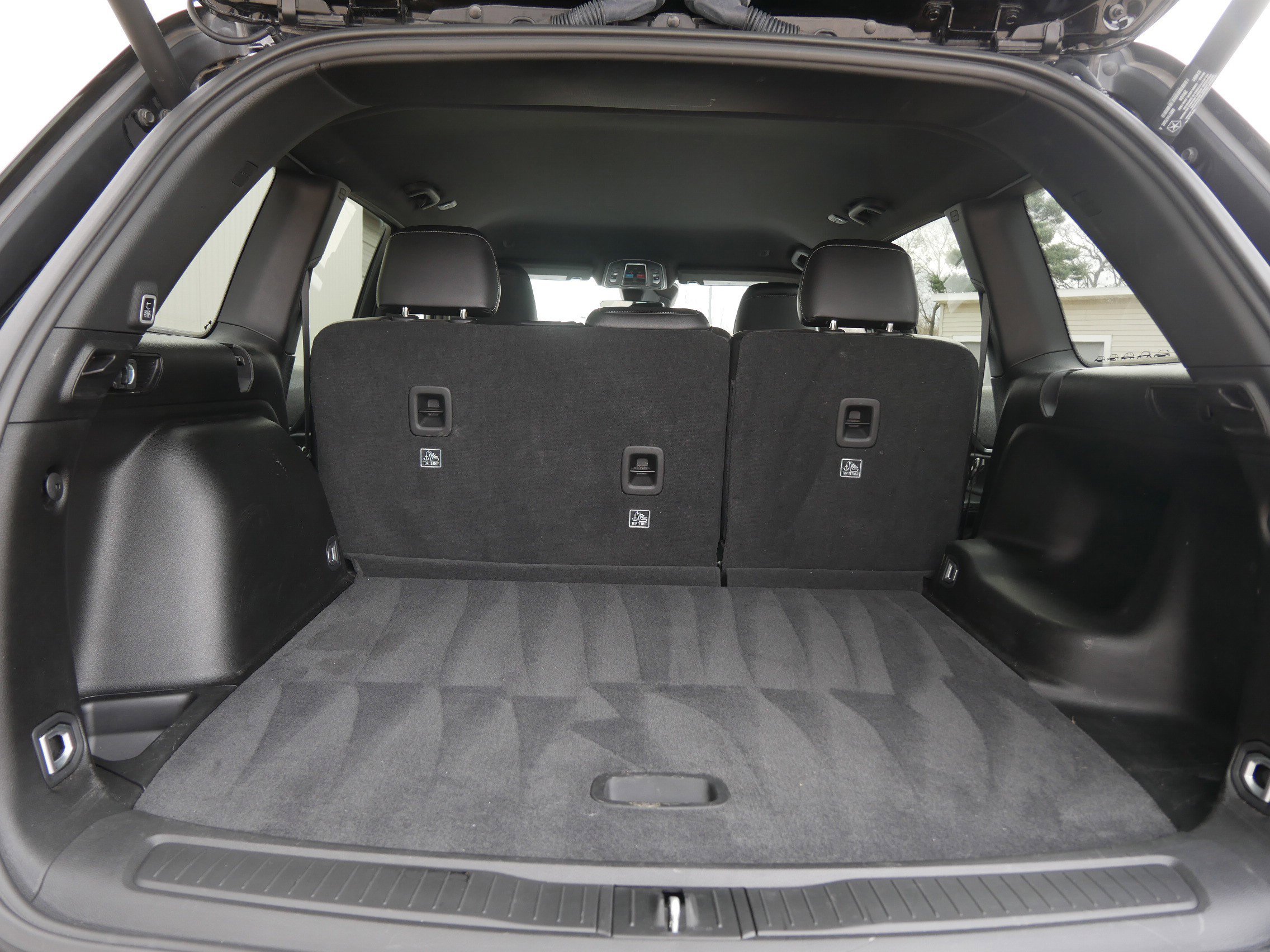 Used 2025 Diamond Black Crystal Pearlcoat Jeep Altitude image 12