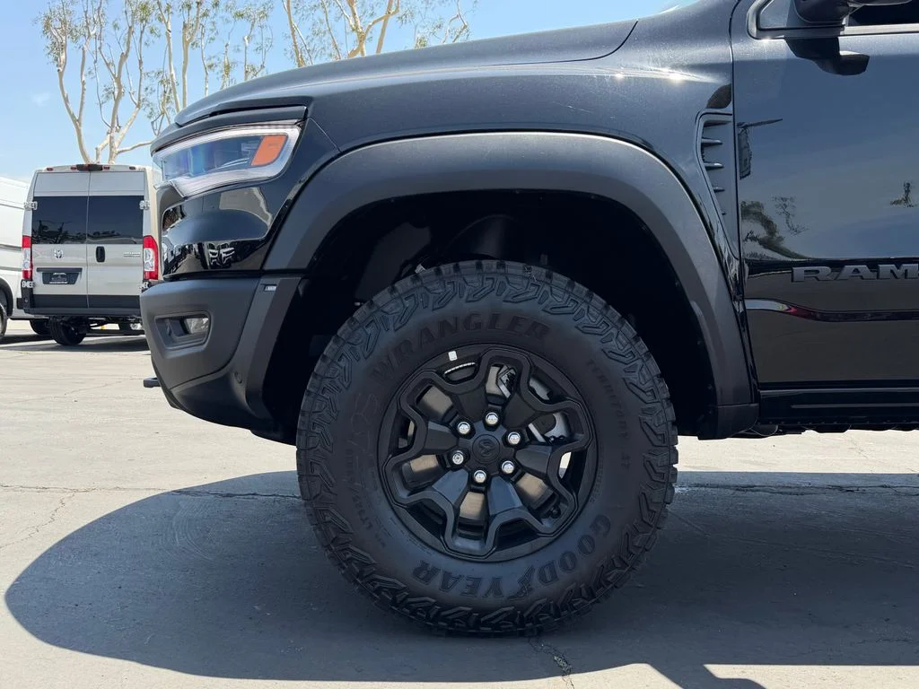 New 2026 Diamond Black Crystal Pearl-Coat Exterior Paint RAM RHO image 23