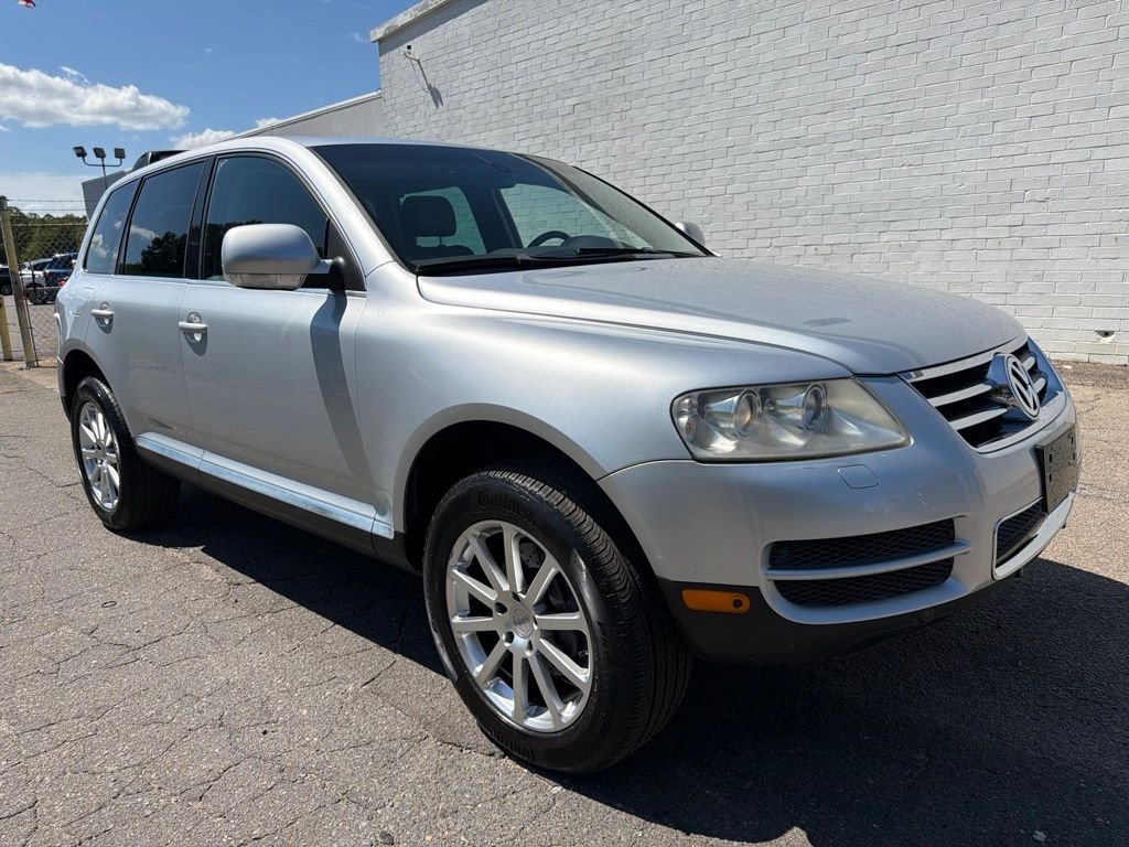 Used 2006 Silver Volkswagen V10 TDI image 8