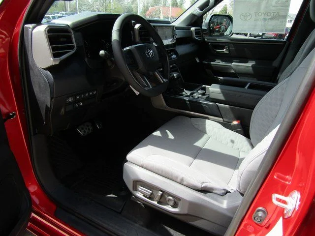 2025 Toyota Tundra SR5 - Photo 11