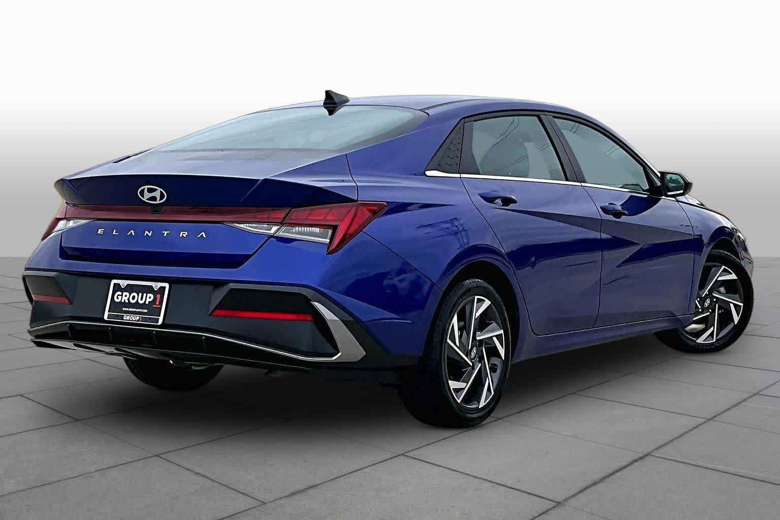 Used 2025 Intense Blue Hyundai SEL Convenience image 13