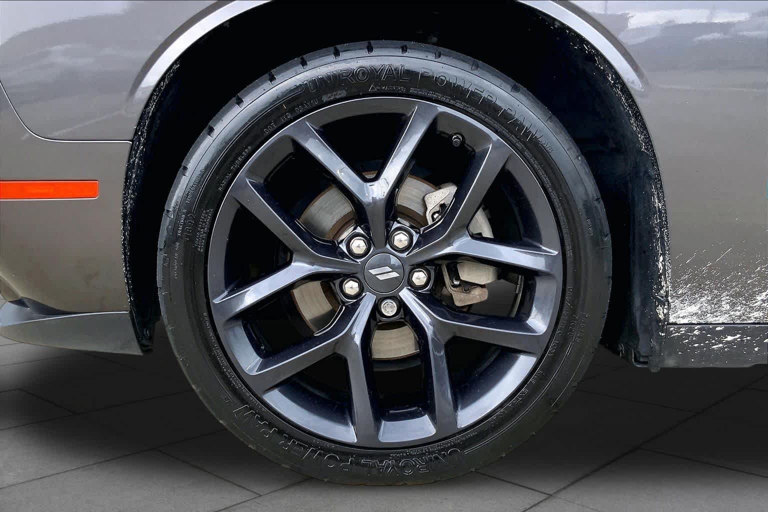 Used 2022 Granite Pearlcoat Dodge SXT image 10