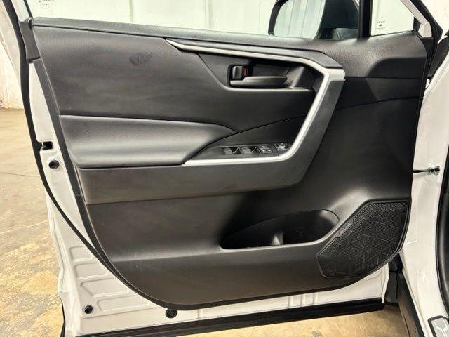 Certified Used 2025 ICE CAP Toyota  image 18