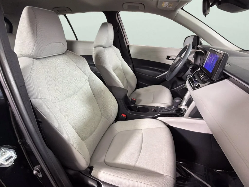 2023 Toyota Corolla Cross L - Photo 32