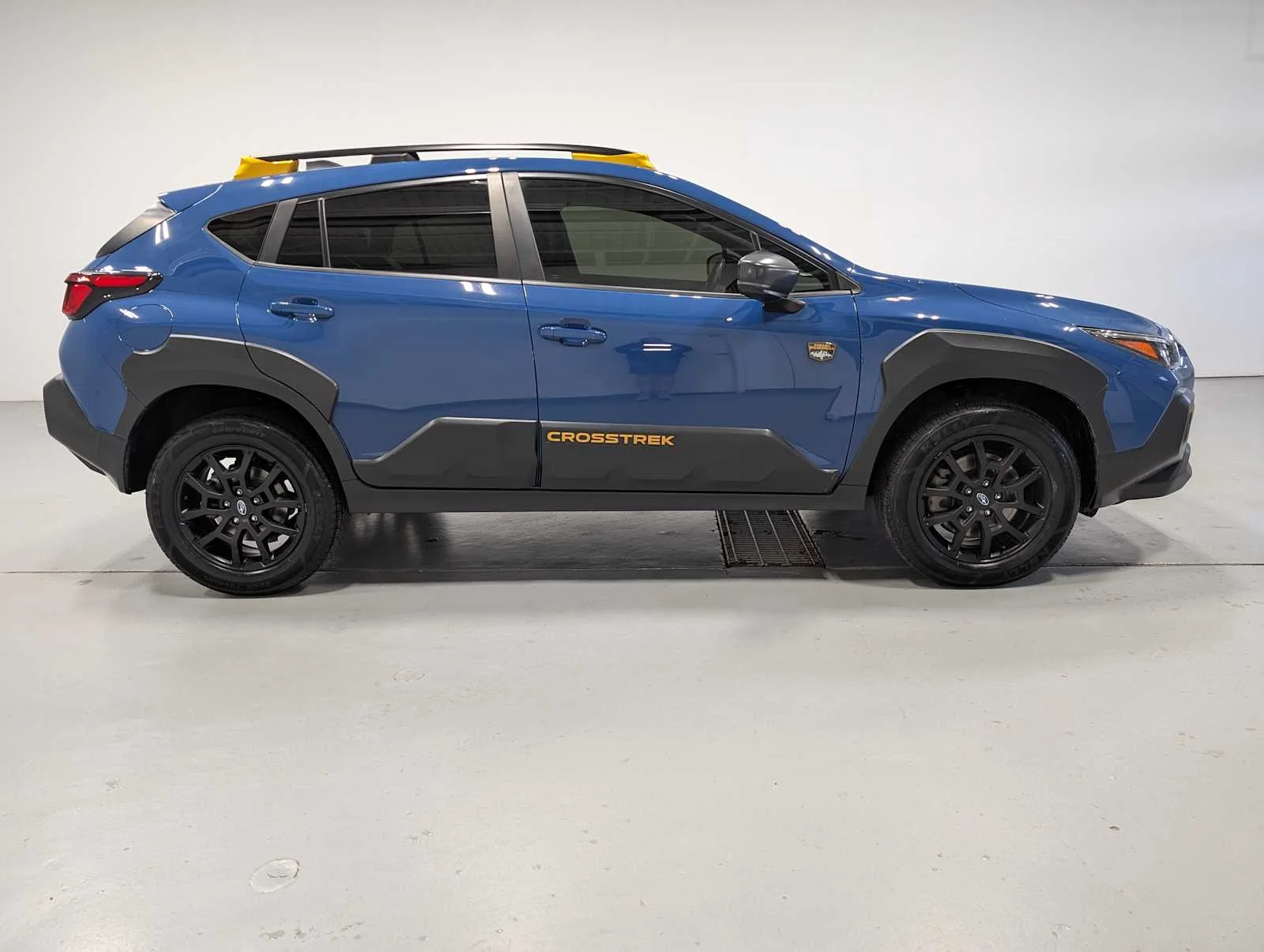 Used 2024 Geyser Blue Pearl Subaru Wilderness image 7
