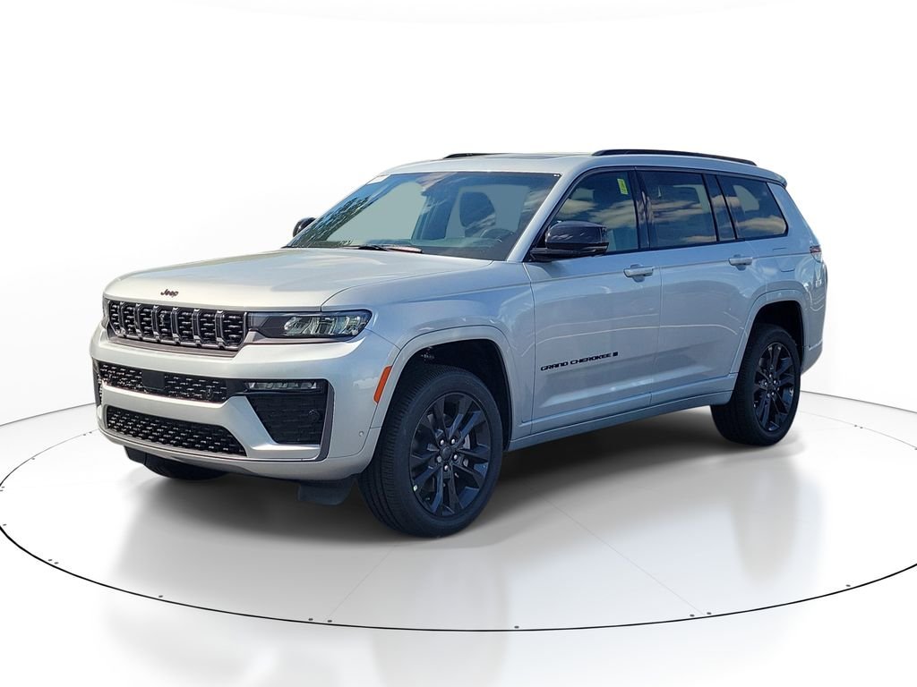 New 2026 Silver Zynith Exterior Paint Jeep Limited image 2