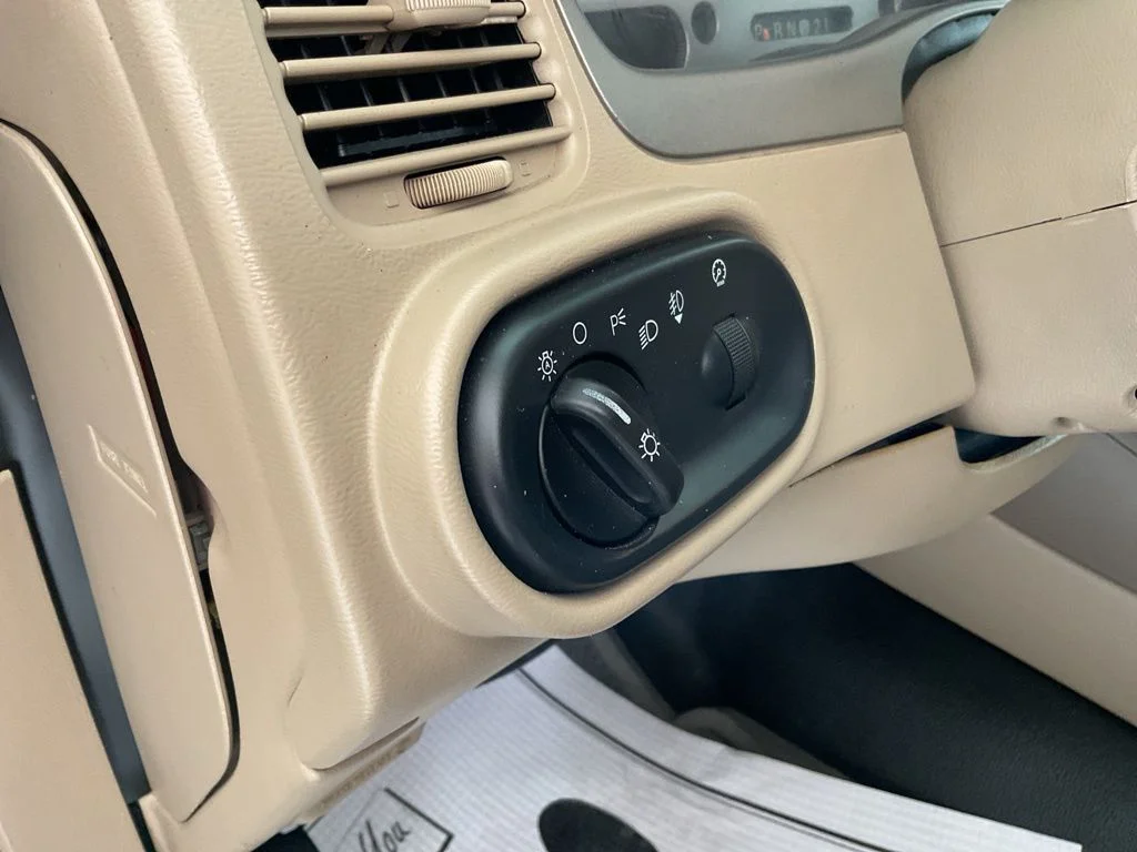 Used 2005  Ford XLT image 10