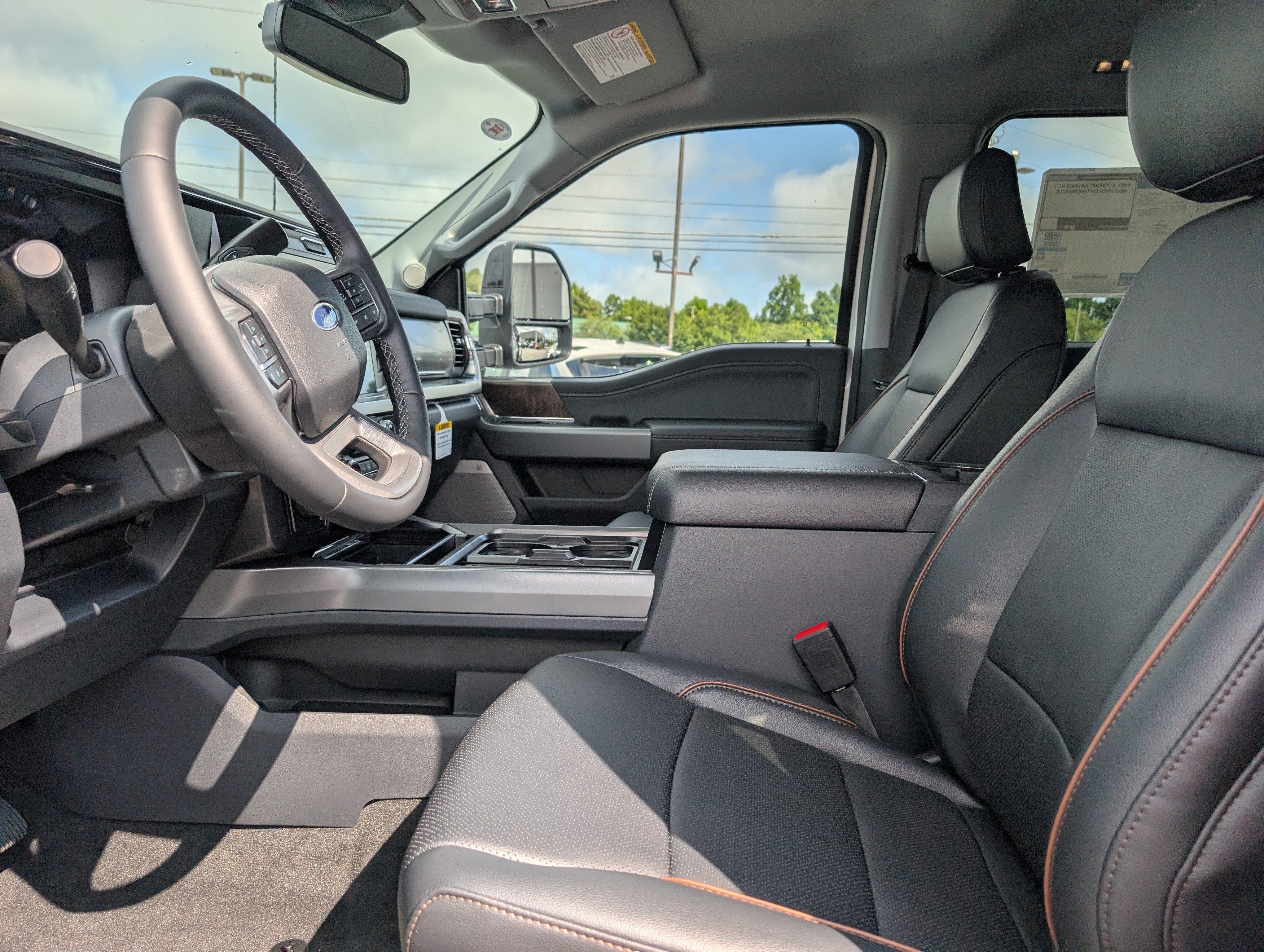 New 2026 Star White Metallic Tri-Coat FORD F-450® LARIAT® image 18