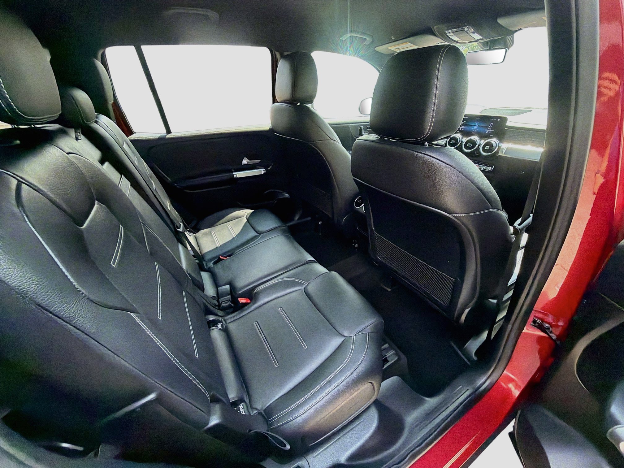 Used 2020 Red Mercedes-Benz GLB 250 image 28
