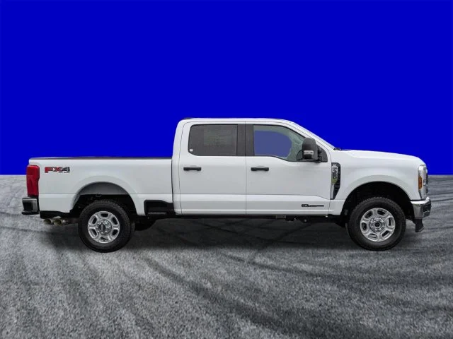New 2026 Oxford White Ford F-350® XLT image 3