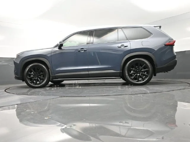 Used 2025 White Toyota XLE image 32
