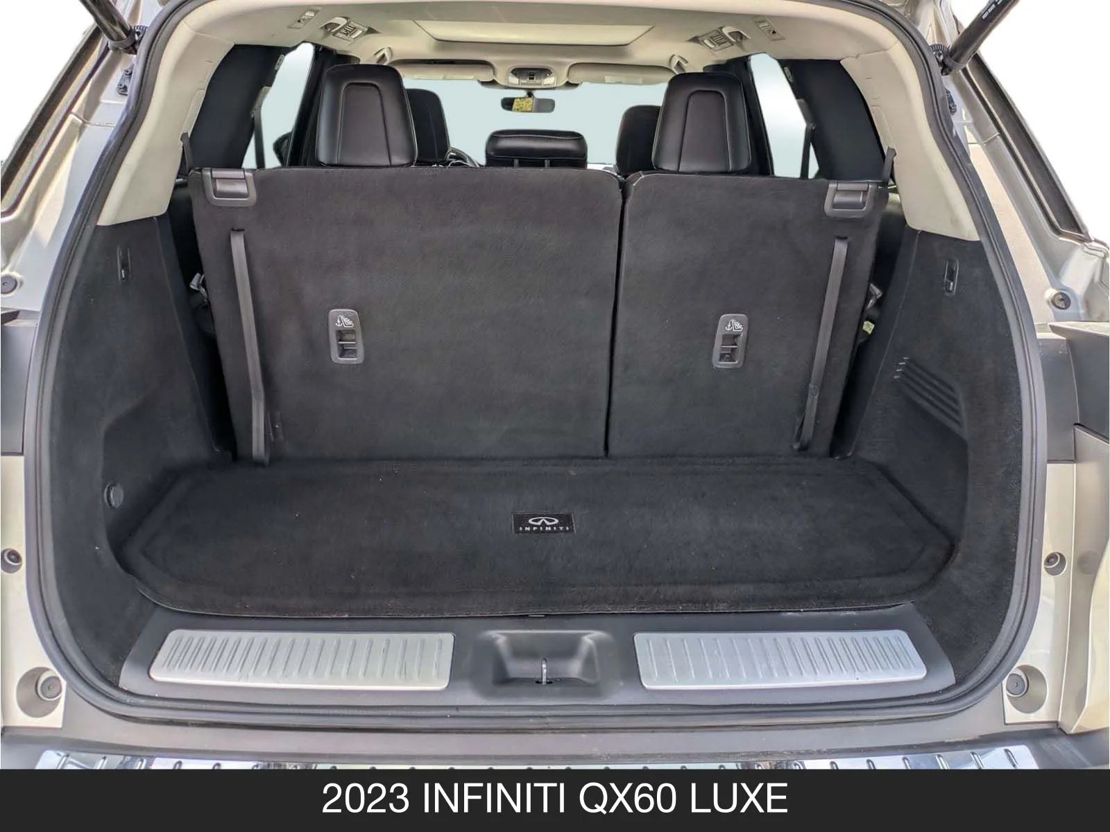 Used 2023 Warm Titanium INFINITI LUXE image 20