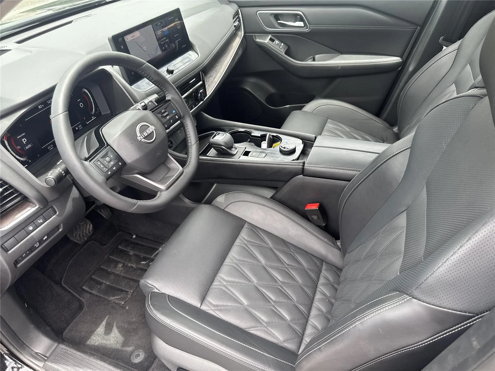 Used 2026 Super Black Nissan Platinum image 10