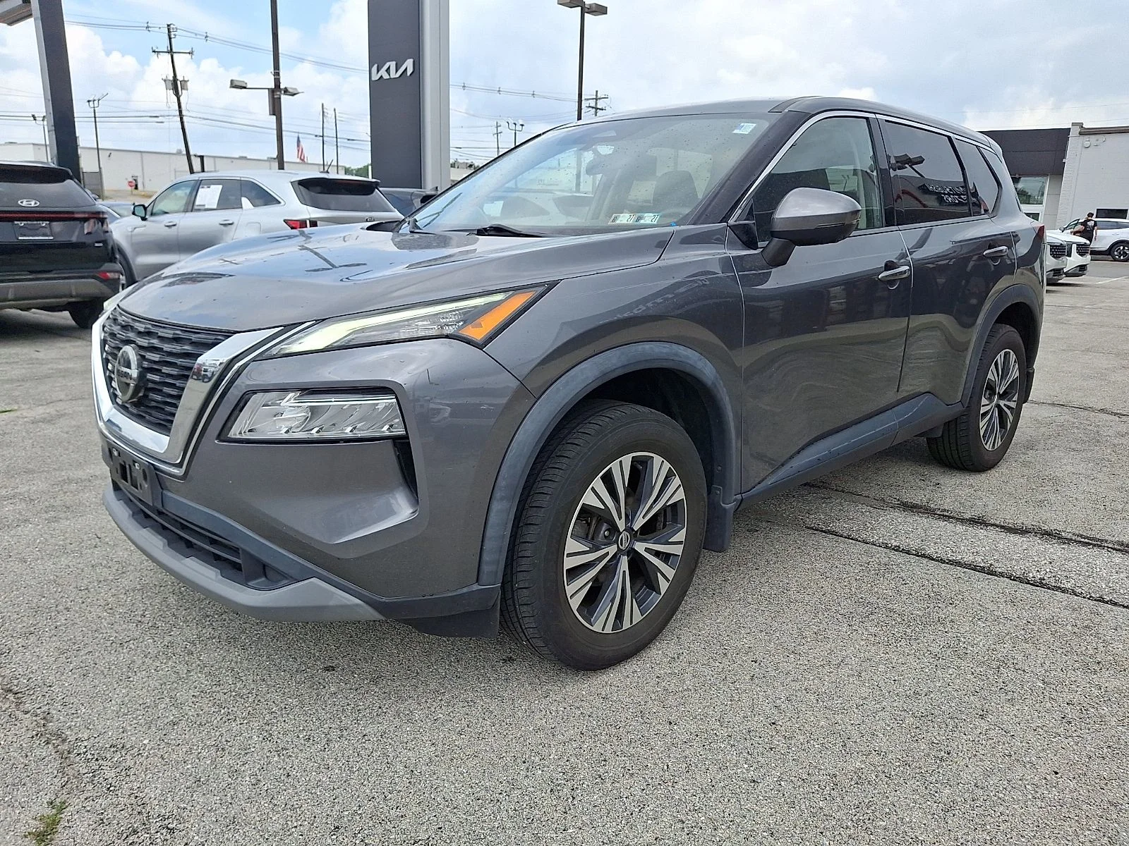 Used 2021 Gray Nissan SV image 3