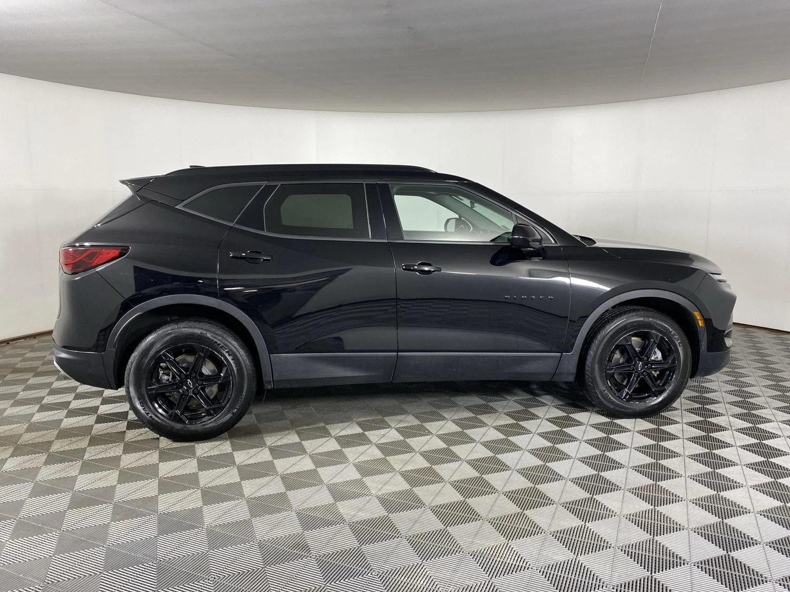 Used 2024 Black Chevrolet 2LT image 8