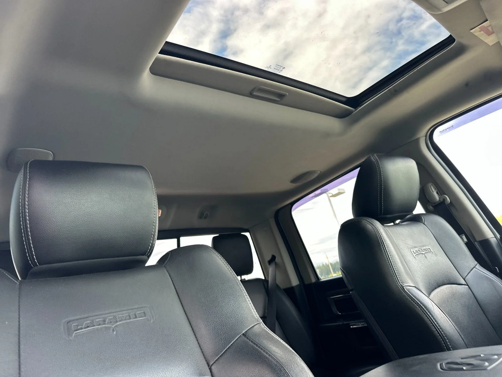Used 2014 Bright White Clearcoat Ram Laramie image 15