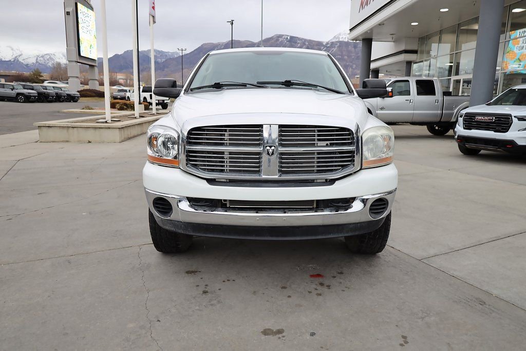 Used 2006 Bright White Dodge SLT image 9