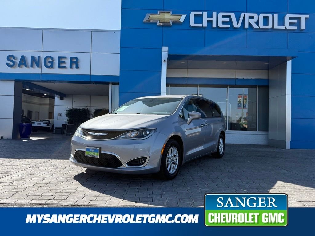 Silver 2020 Chrysler Pacifica Minivan Front-Wheel Drive