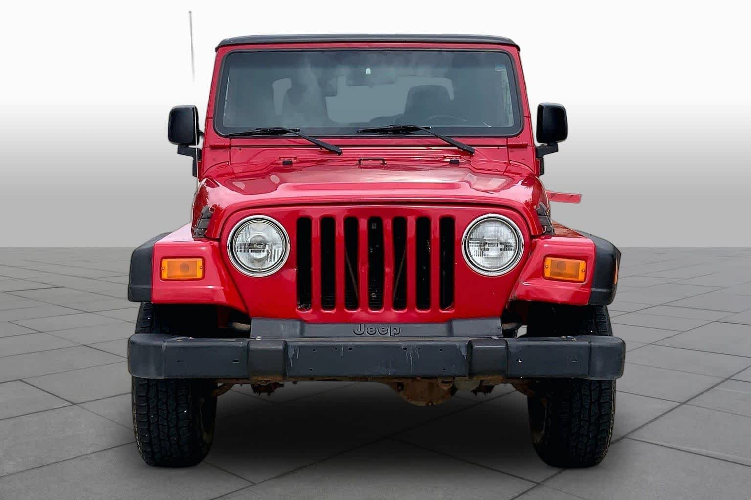 Used 2005 Flame Red Jeep X image 3