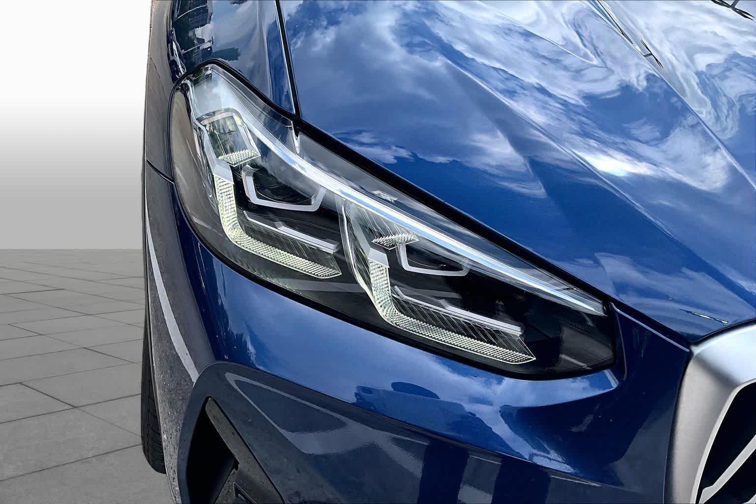 Used 2022 Phytonic Blue Metallic BMW xDrive30i image 27