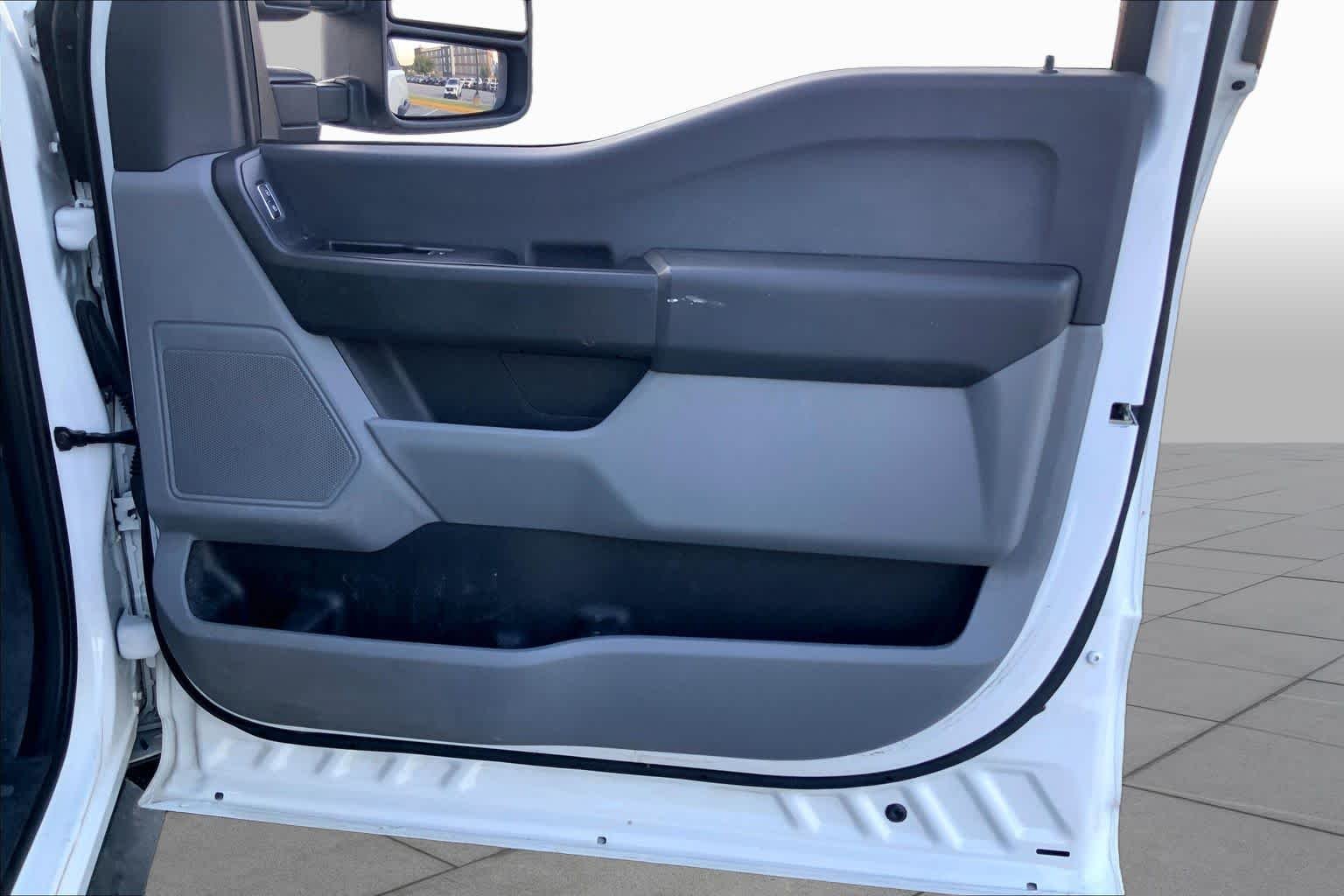 Used 2024 Oxford White Ford XL image 21