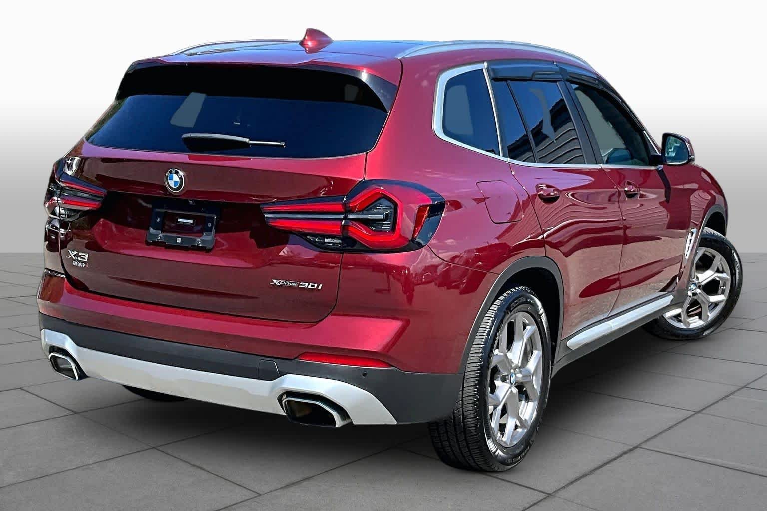 Used 2022 Aventurin Red Metallic BMW xDrive30i image 13