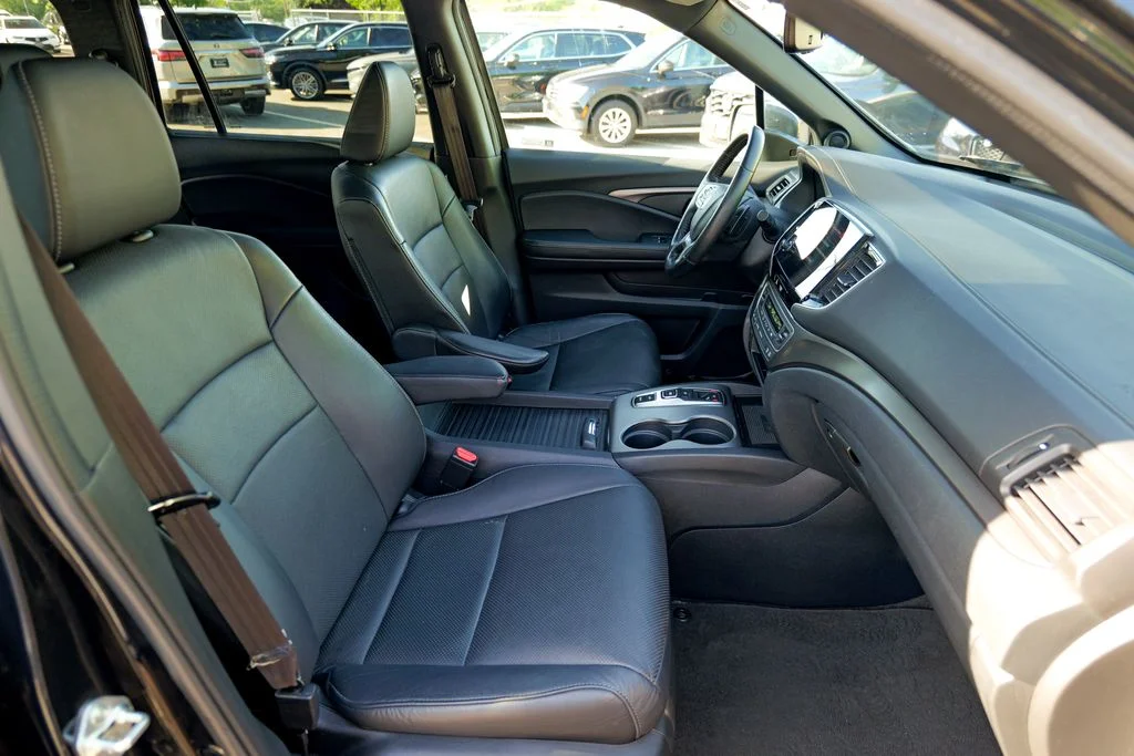 Used 2023 Black Honda EX-L image 35
