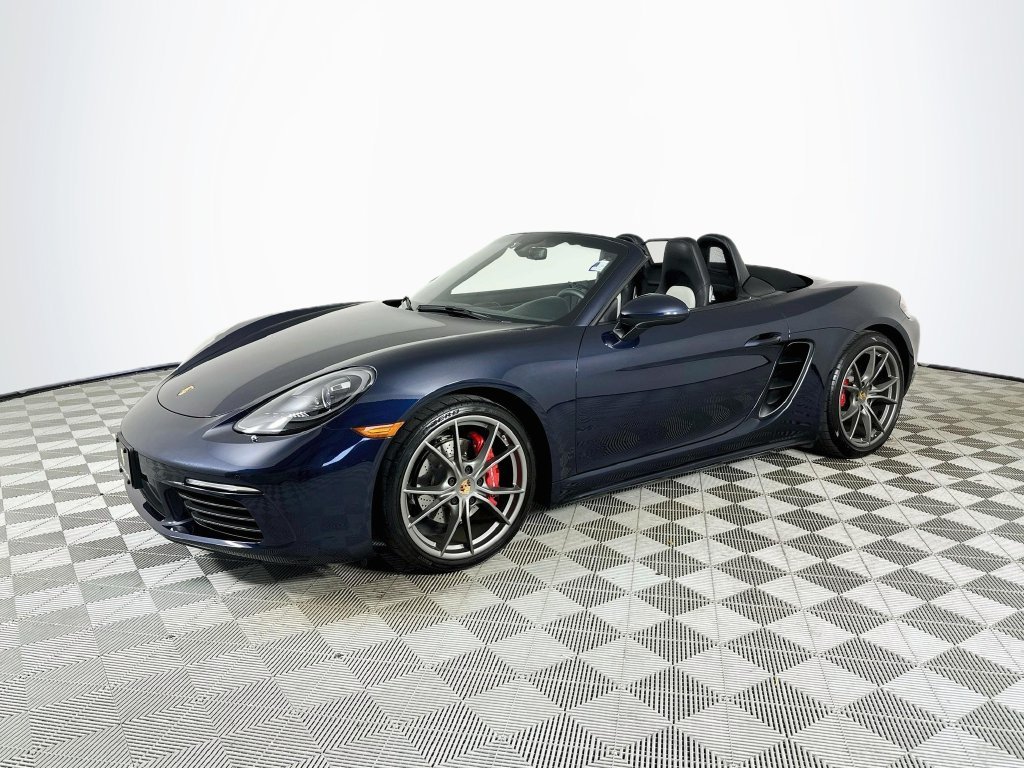 Used 2019  Porsche S image 3