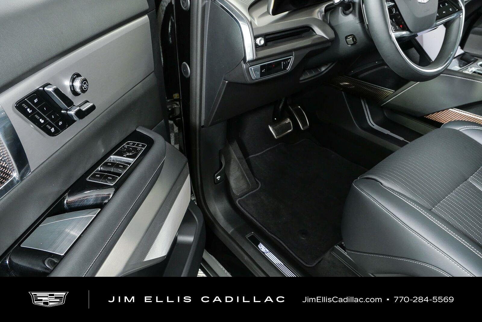 2027 Cadillac VISTIQ Sport - Photo 7