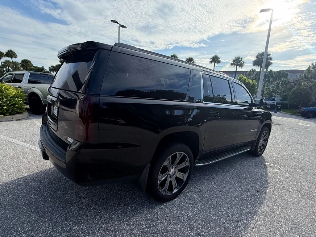 Used 2019 Onyx Black GMC SLE image 7