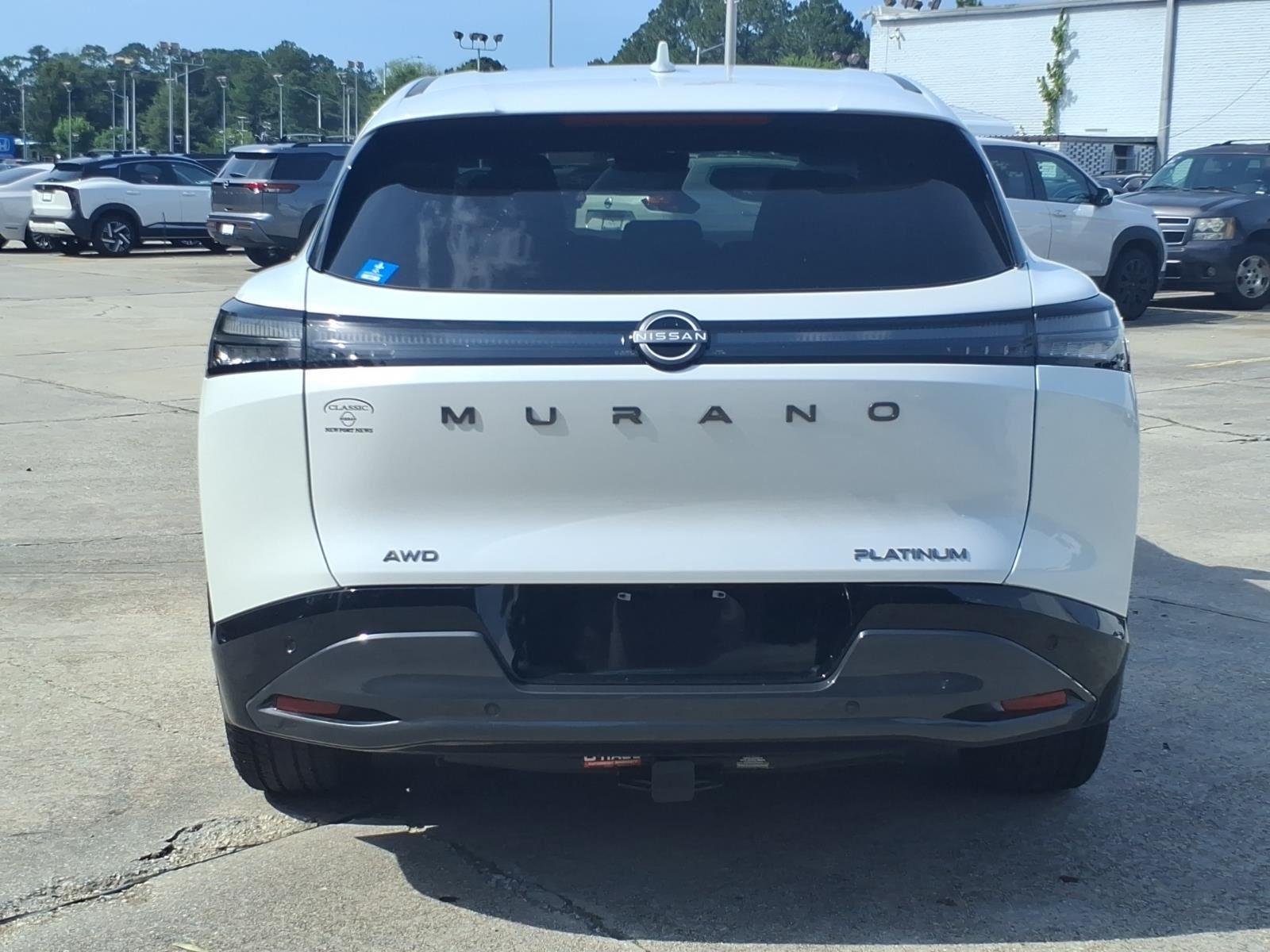 Used 2025 Everest White Pearl Tricoat Nissan Platinum image 8