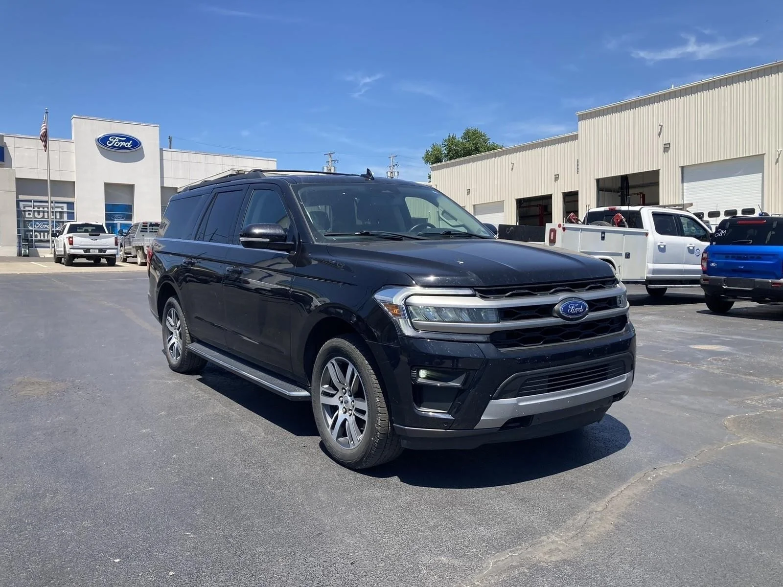 Certified Used 2023 Agate Black Metallic Ford XLT image 2