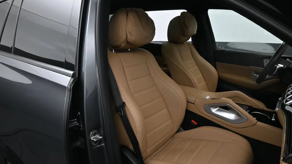 Used 2025  Mercedes-Benz GLS 450 image 17