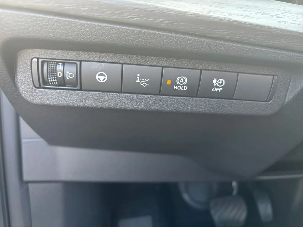 Used 2023 Gray Nissan ENGAGE image 24